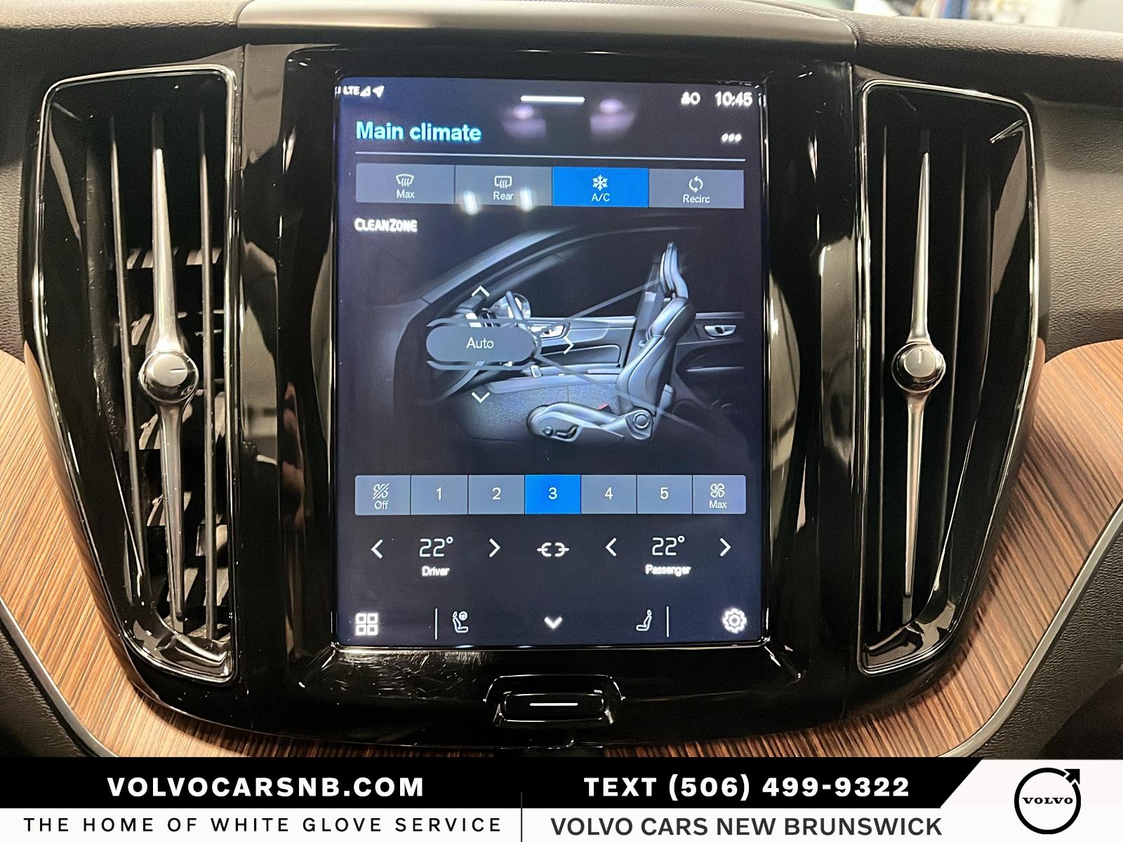 2022 Volvo XC60 B6 Momentum