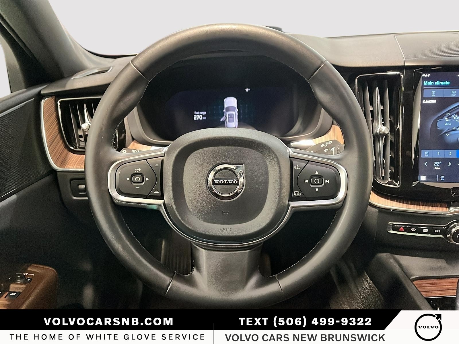 2022 Volvo XC60 B6 Momentum