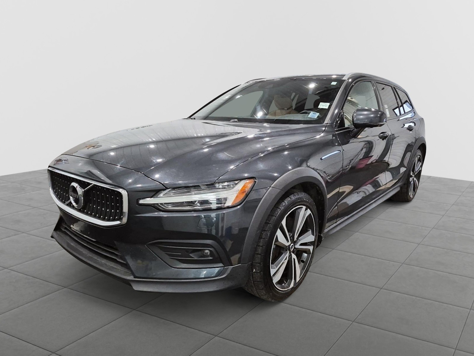 2019 Volvo V60 Cross Country  T5 Momentum