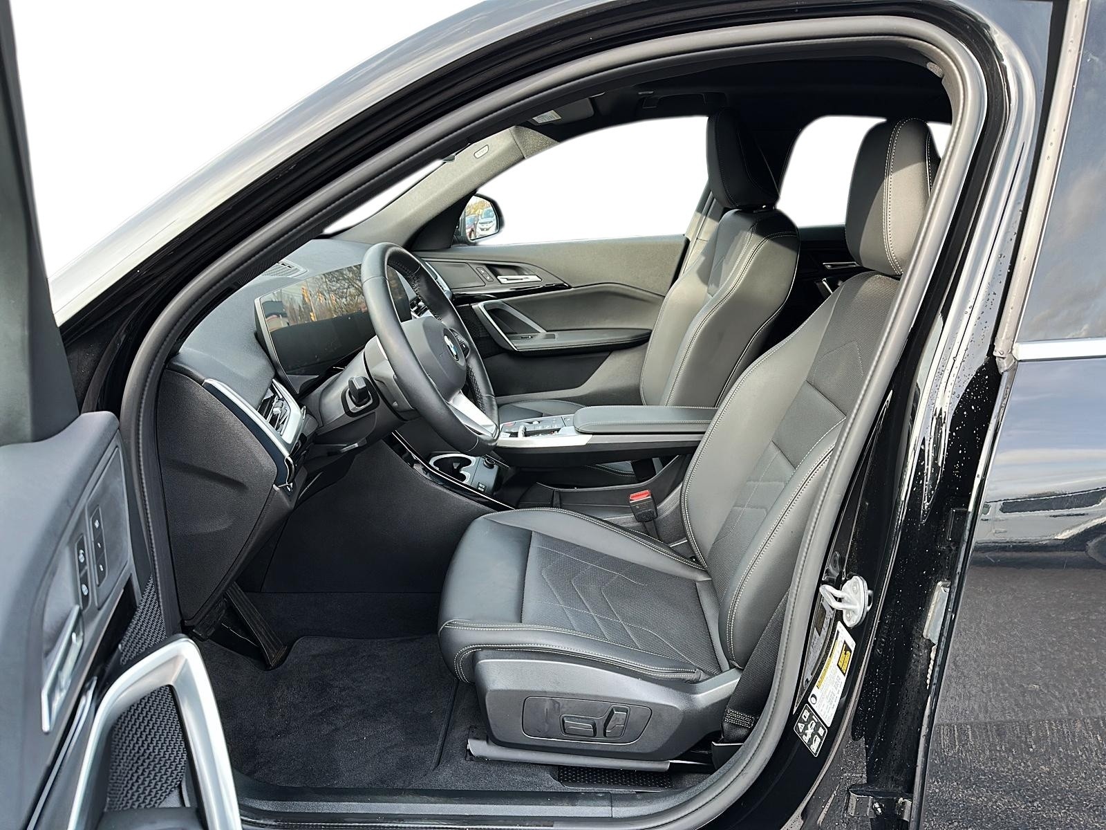 2025 BMW X2 xDrive28i