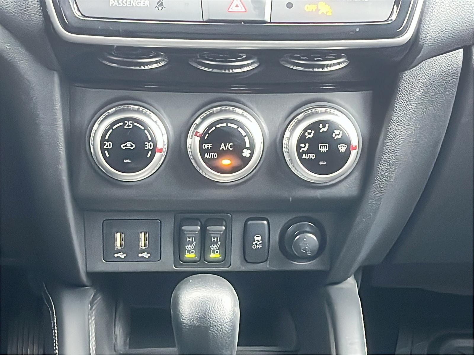 2023 Mitsubishi RVR ES