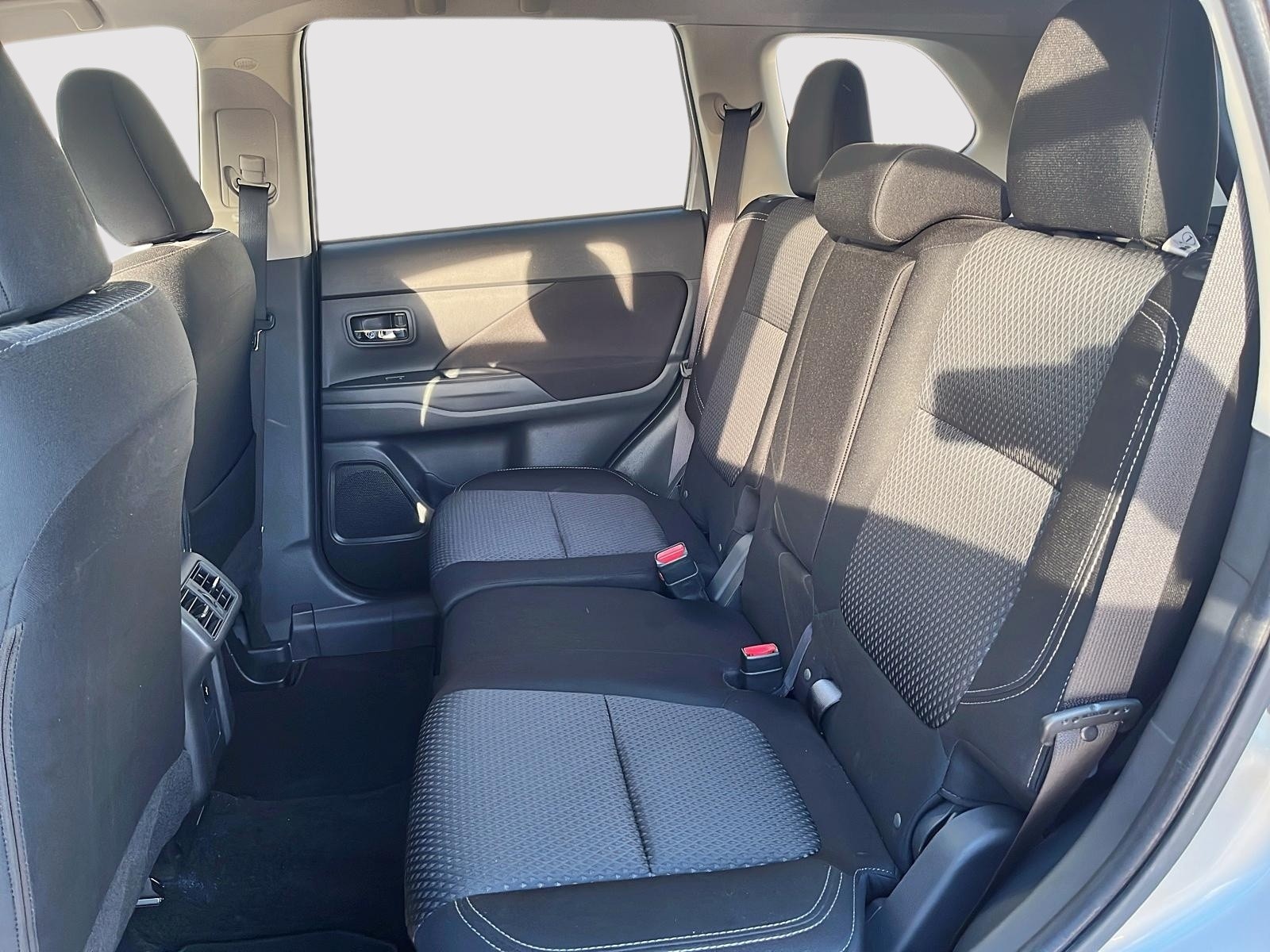 2019 Mitsubishi Outlander ES