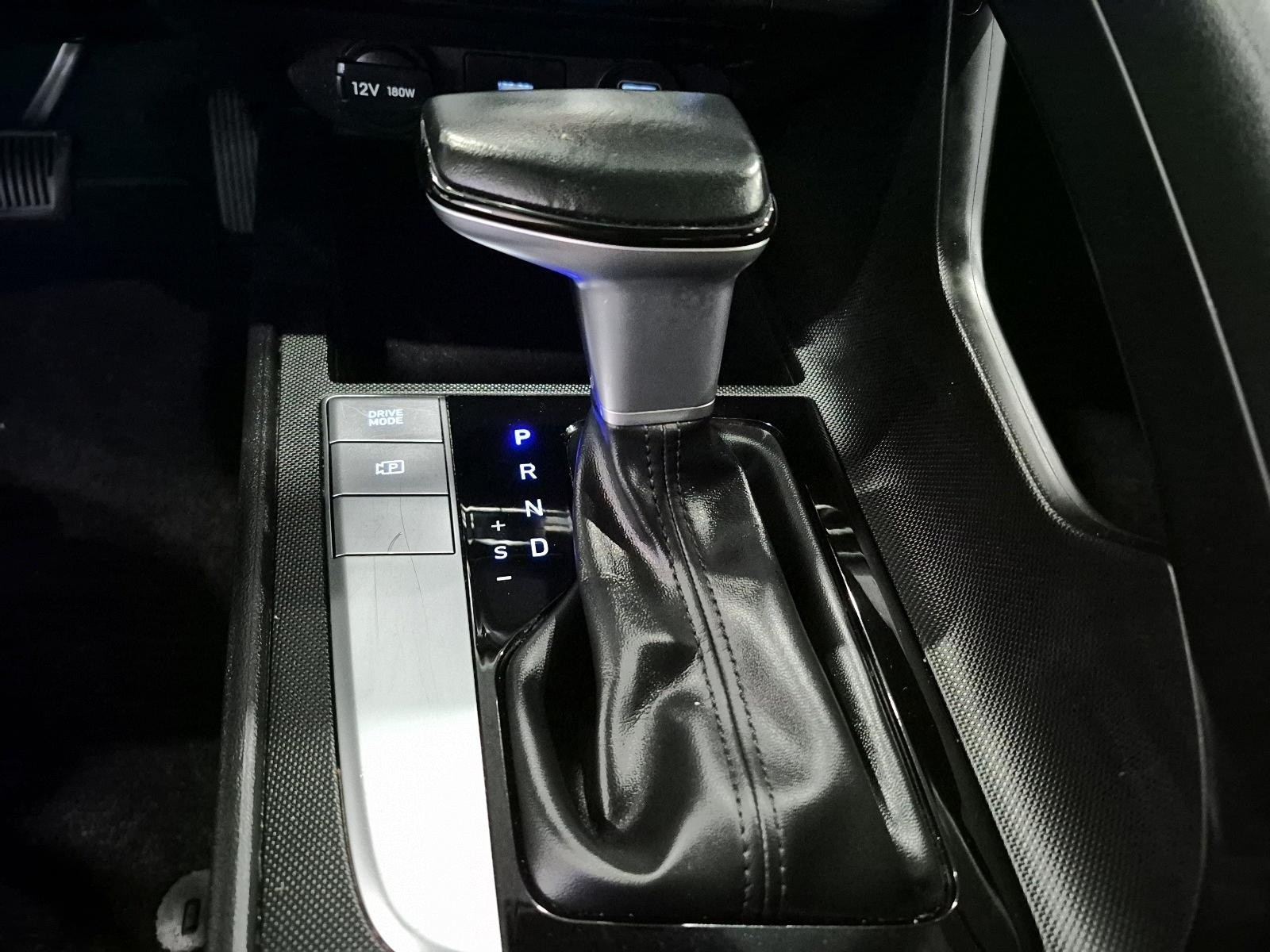 2023 Hyundai Elantra Preferred