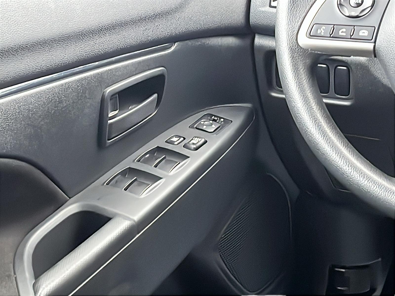 2024 Mitsubishi RVR ES