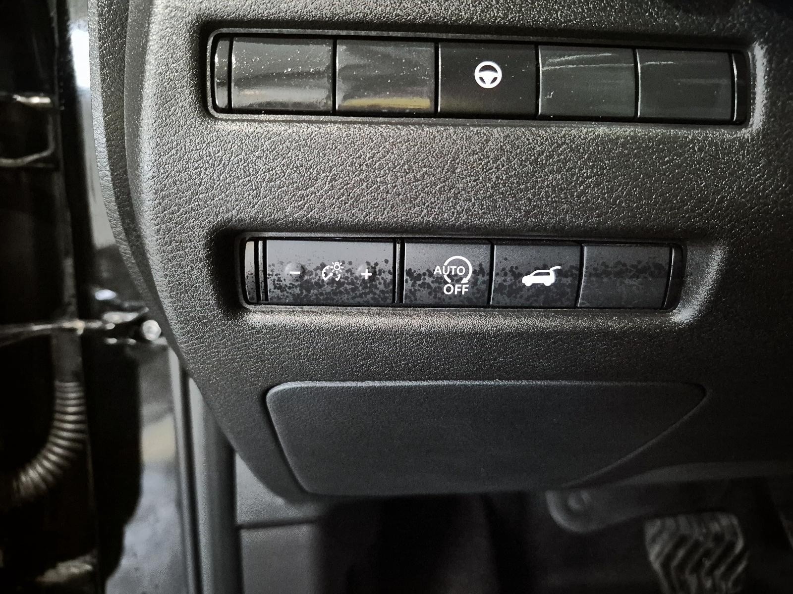 2025 Nissan Rogue SV Moonroof