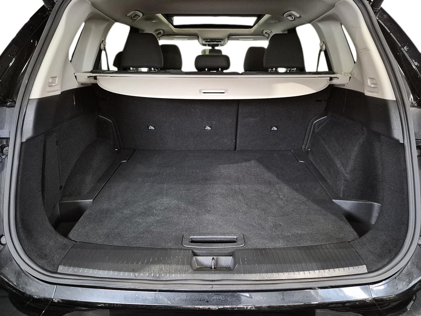 2025 Nissan Rogue SV Moonroof