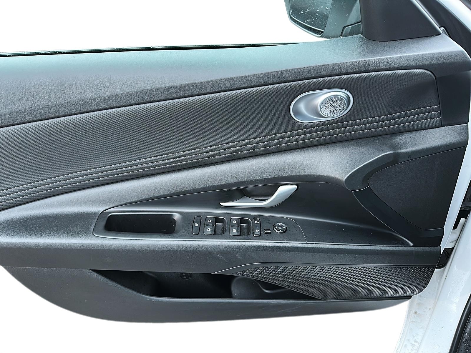 2023 Hyundai Elantra Preferred