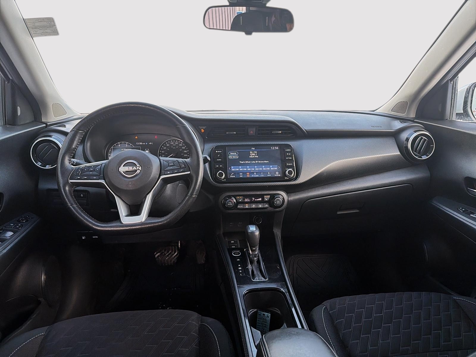 2022 Nissan Kicks SV