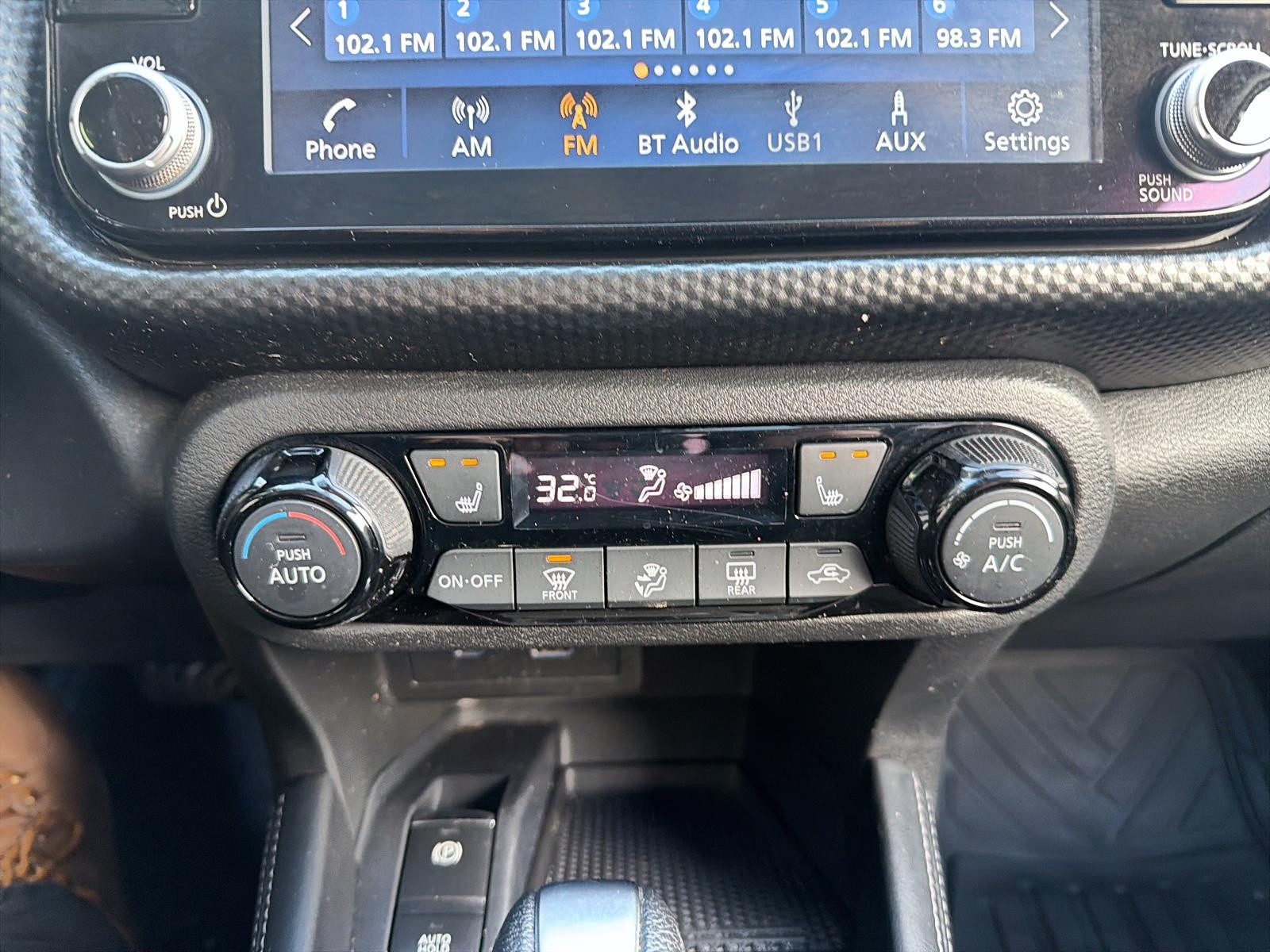 2022 Nissan Kicks SV