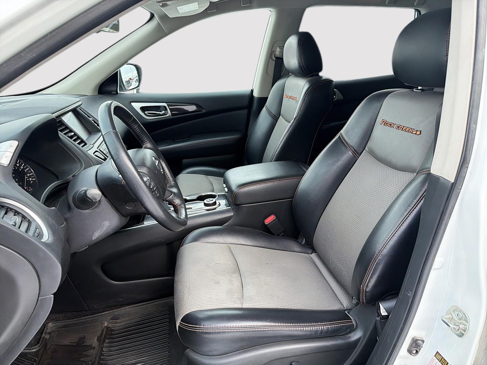 2020 Nissan Pathfinder SV Tech