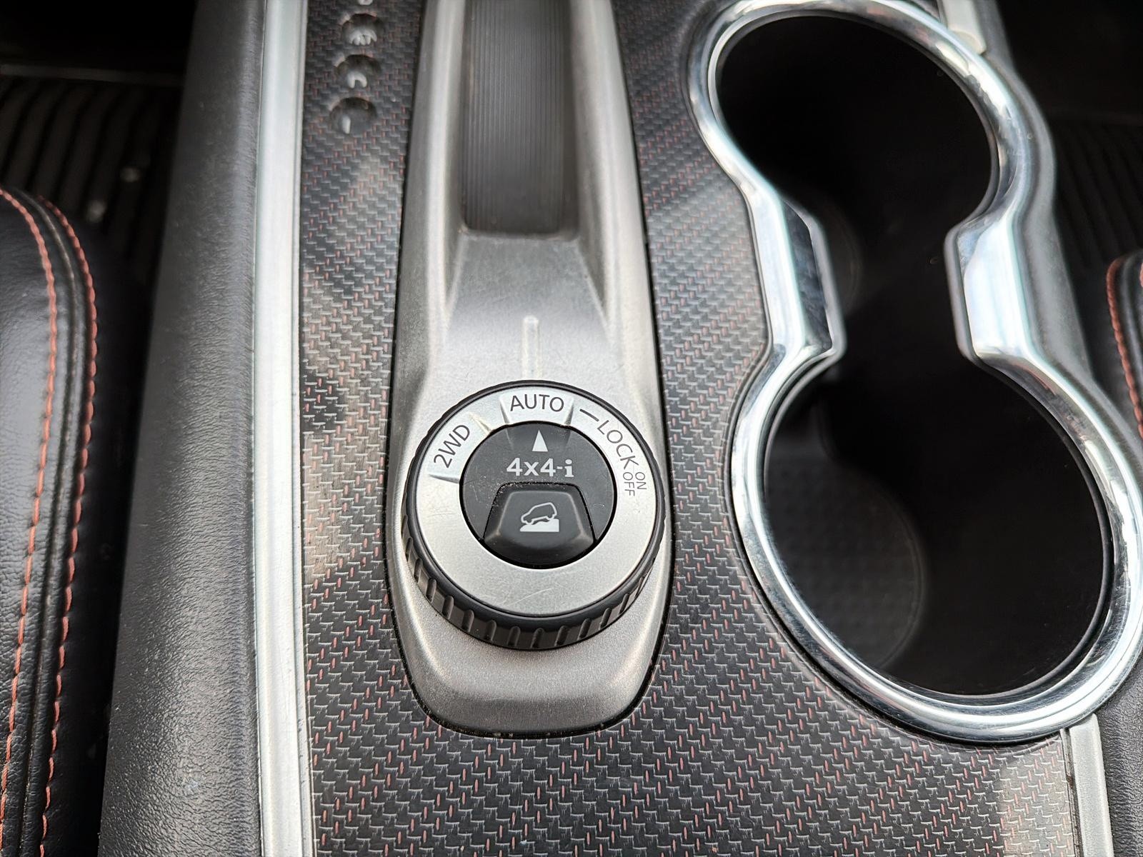 2020 Nissan Pathfinder SV Tech