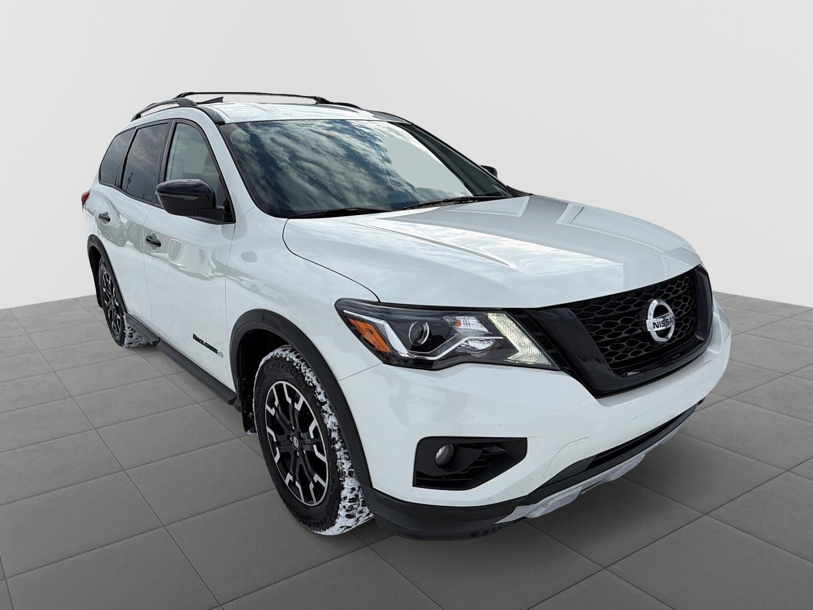 2020 Nissan Pathfinder SV Tech