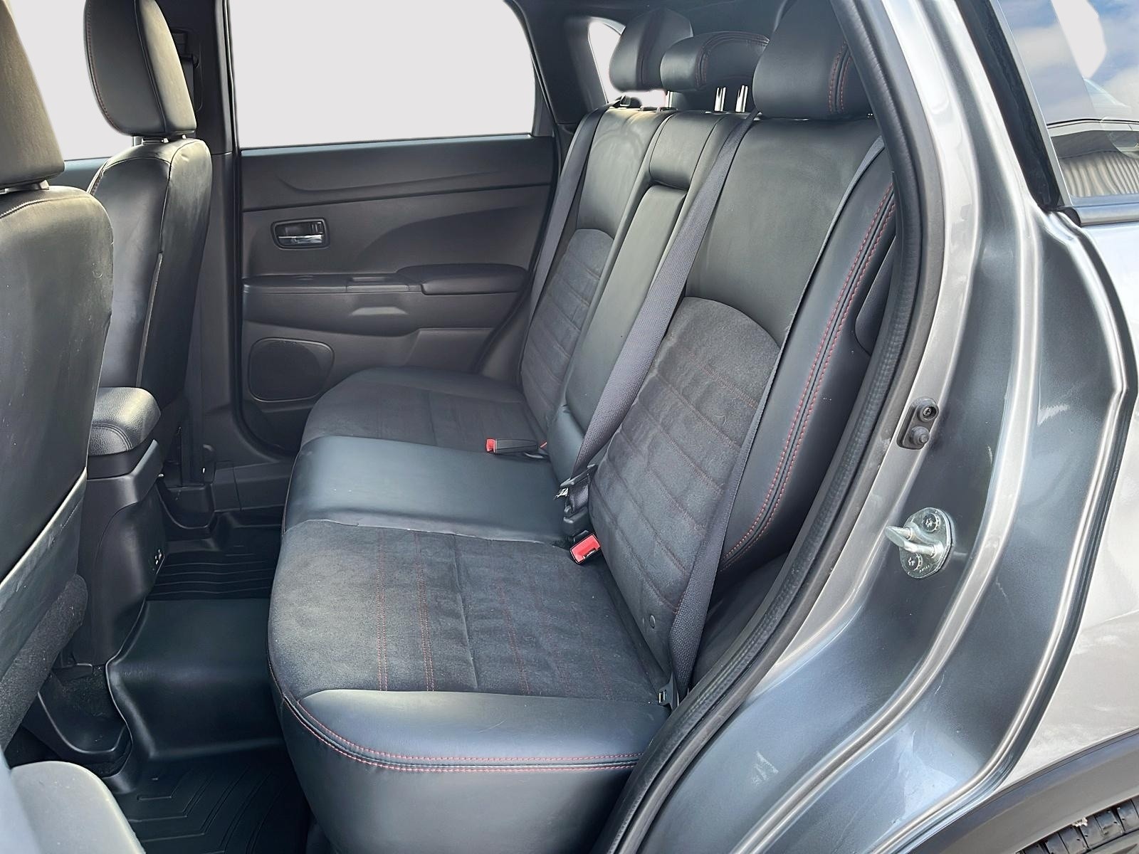 2023 Mitsubishi RVR SEL