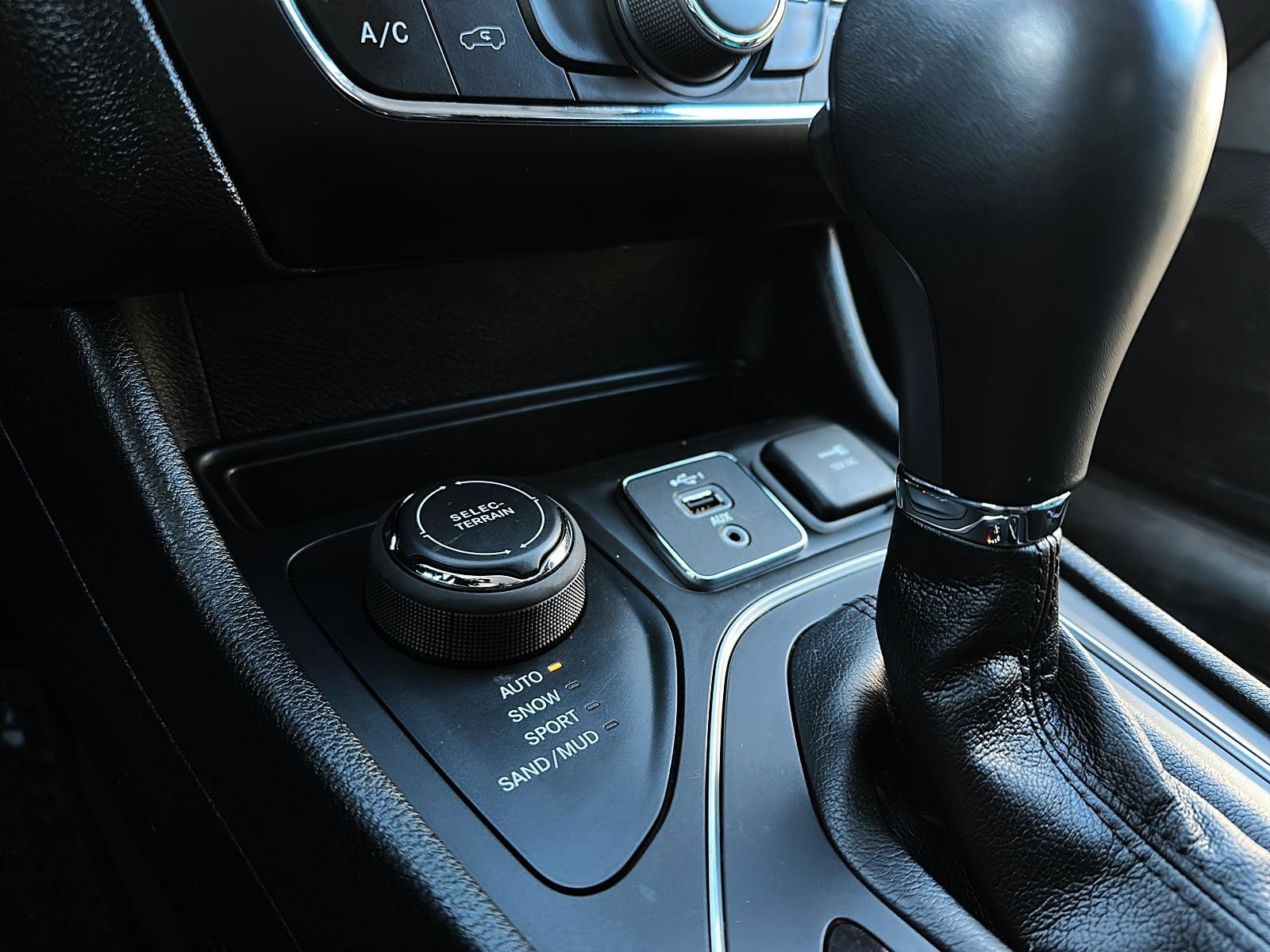 2022 Jeep Cherokee Sport