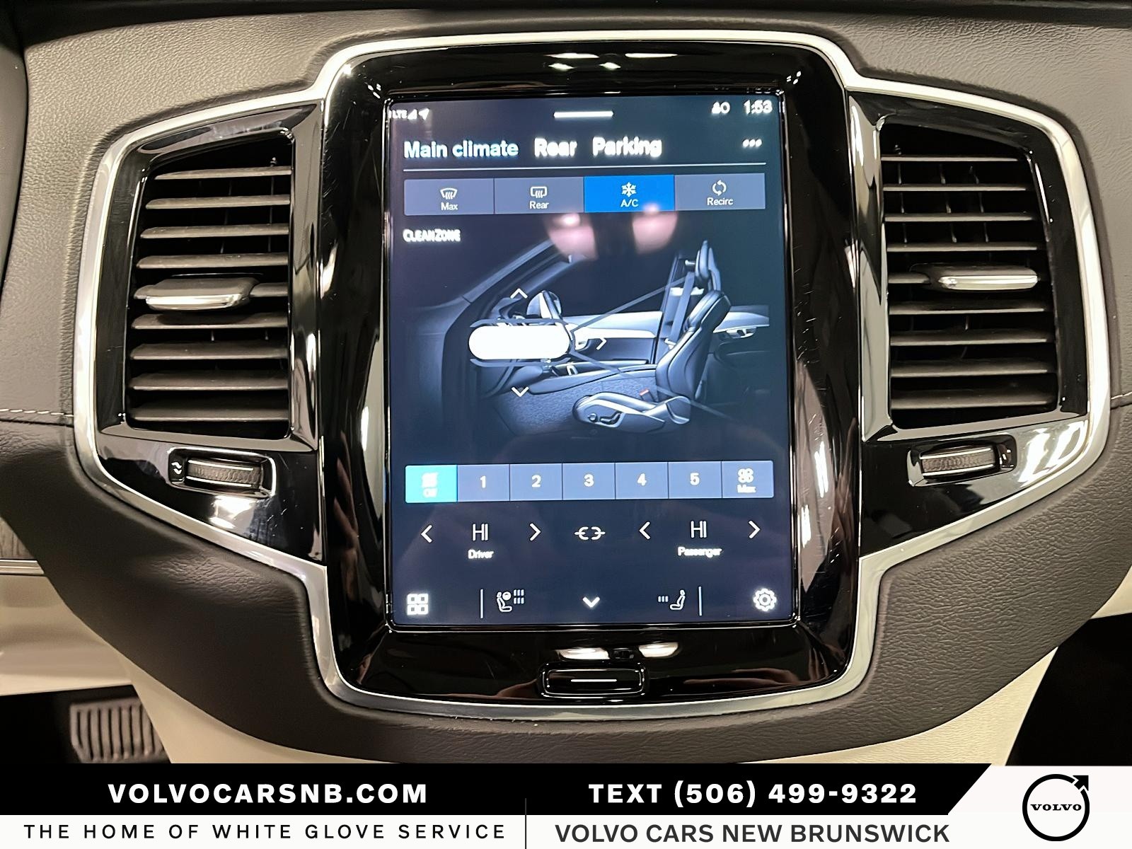 2025 Volvo XC90 B6 Ultra Bright Theme