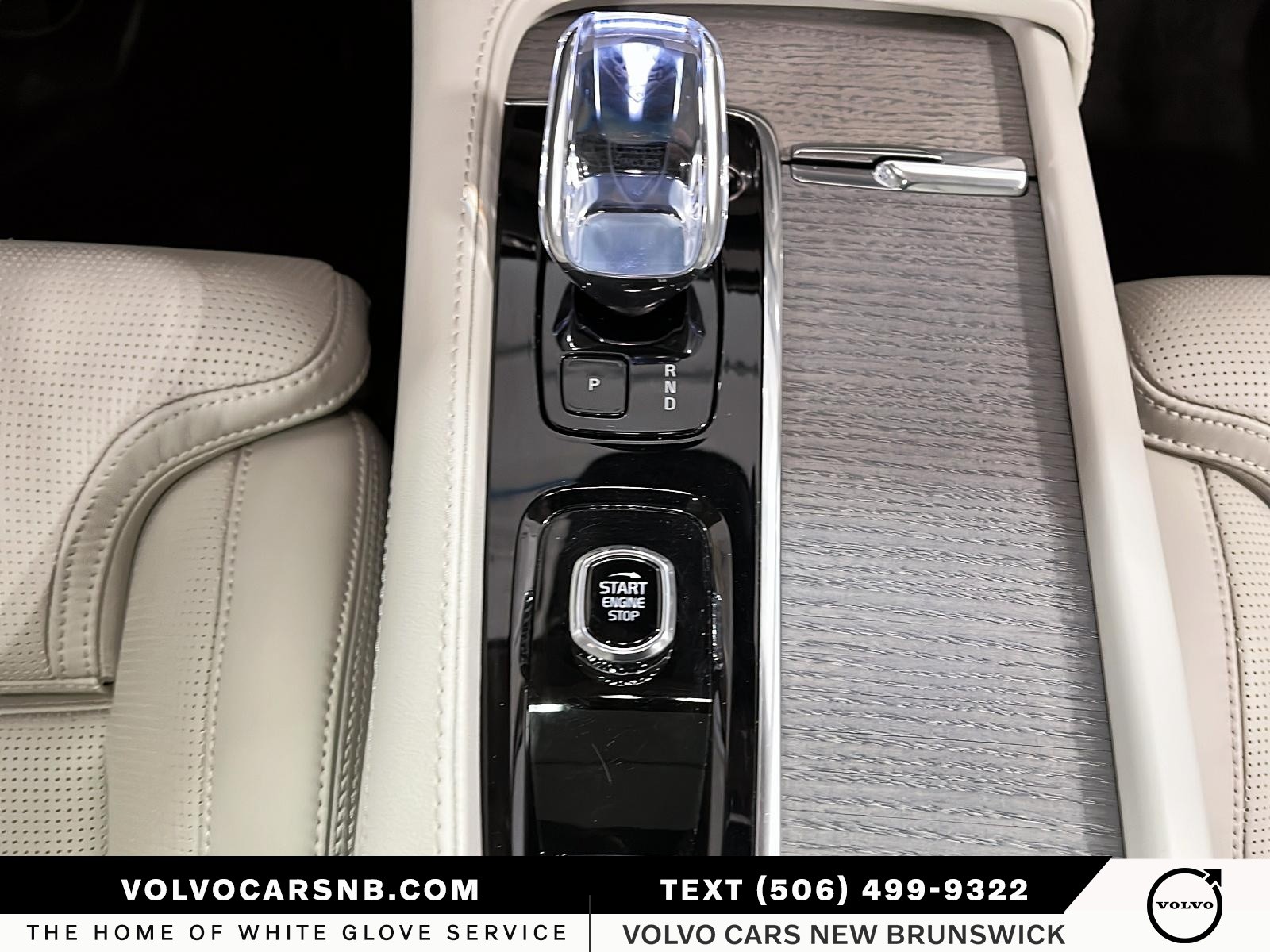 2025 Volvo XC90 B6 Ultra Bright Theme