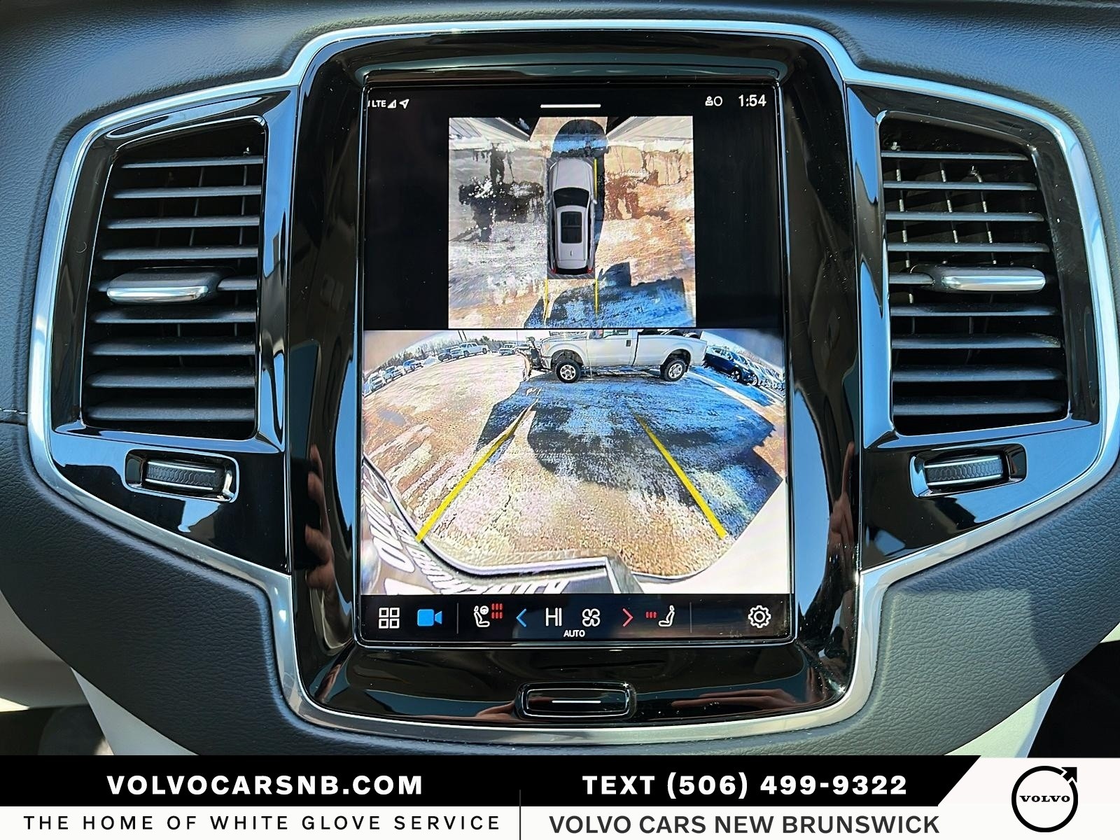 2025 Volvo XC90 B6 Ultra Bright Theme