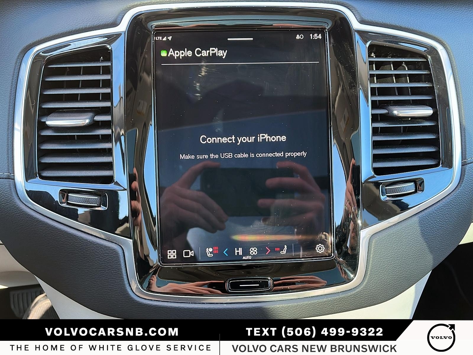 2025 Volvo XC90 B6 Ultra Bright Theme