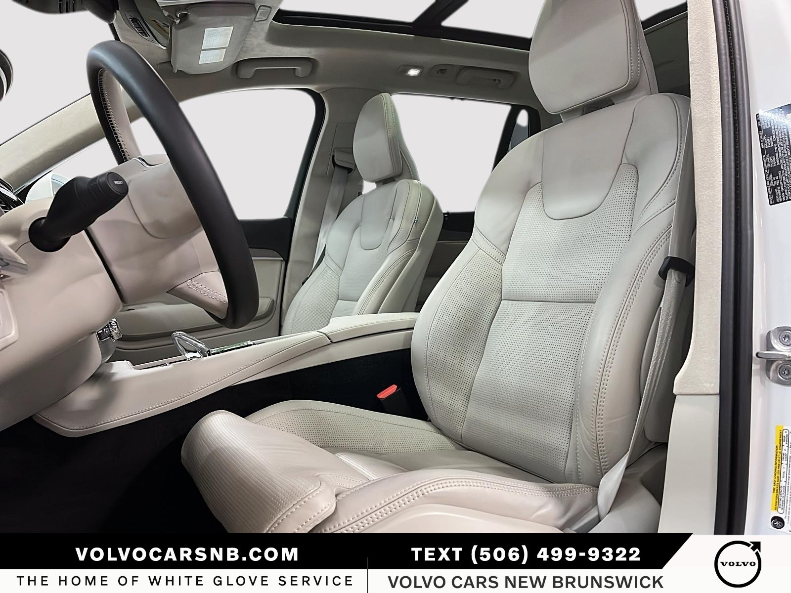 2025 Volvo XC90 B6 Ultra Bright Theme