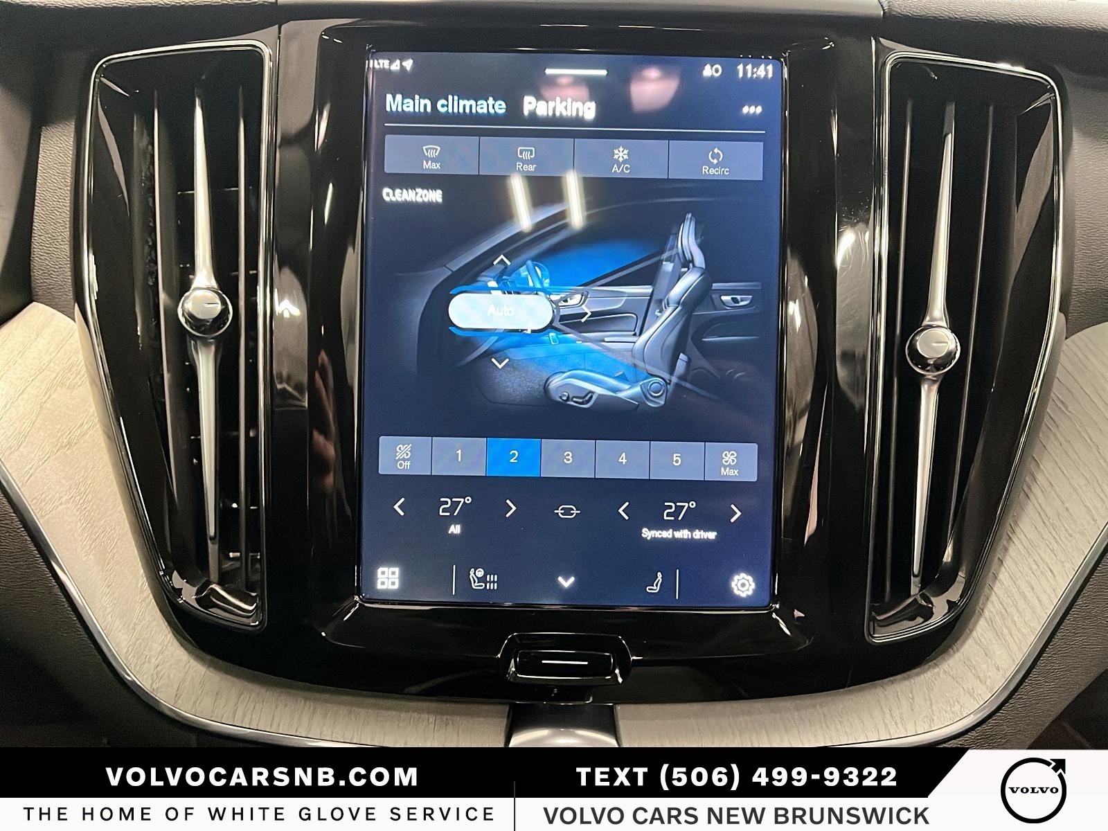 2025 Volvo XC60 B5 Plus Dark Theme