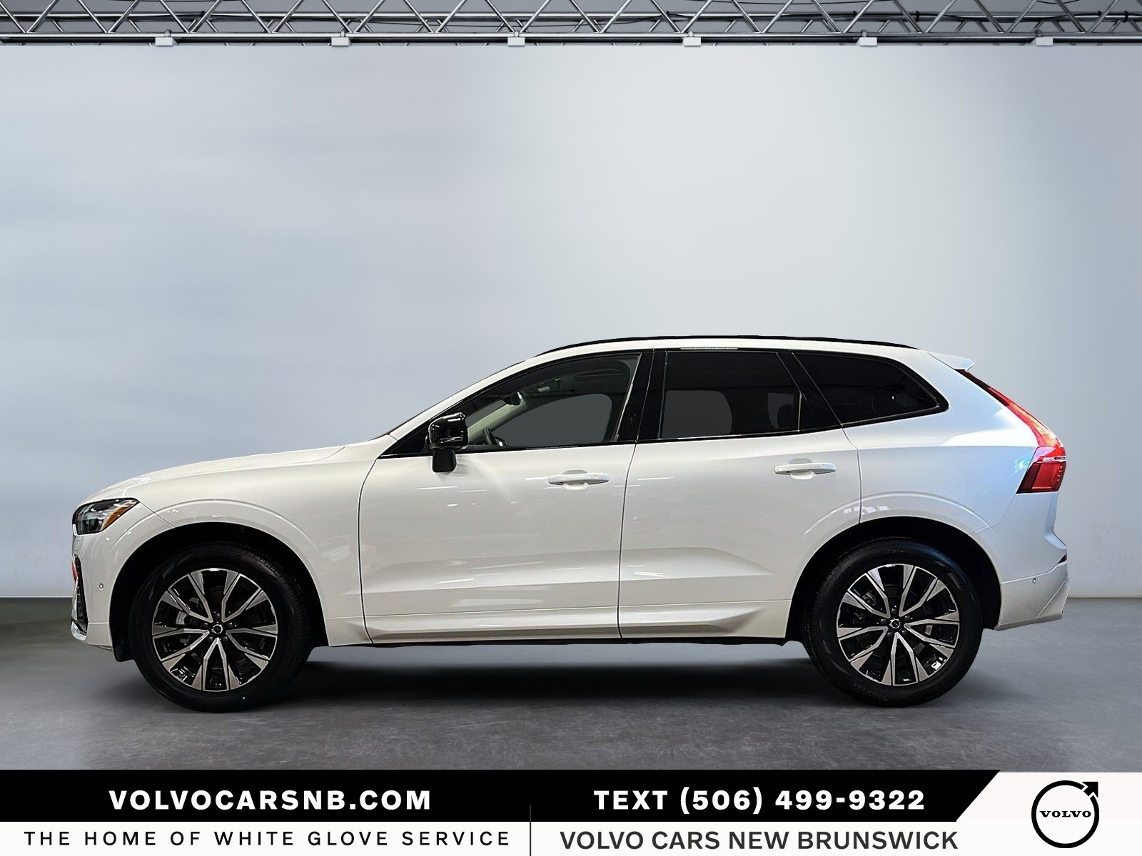 2025 Volvo XC60 B5 Plus Dark Theme