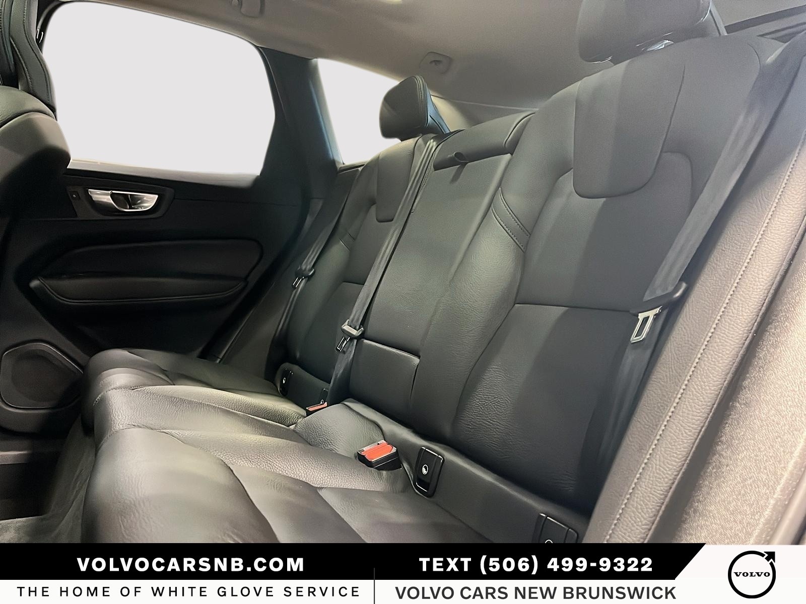 2025 Volvo XC60 B5 Plus Dark Theme