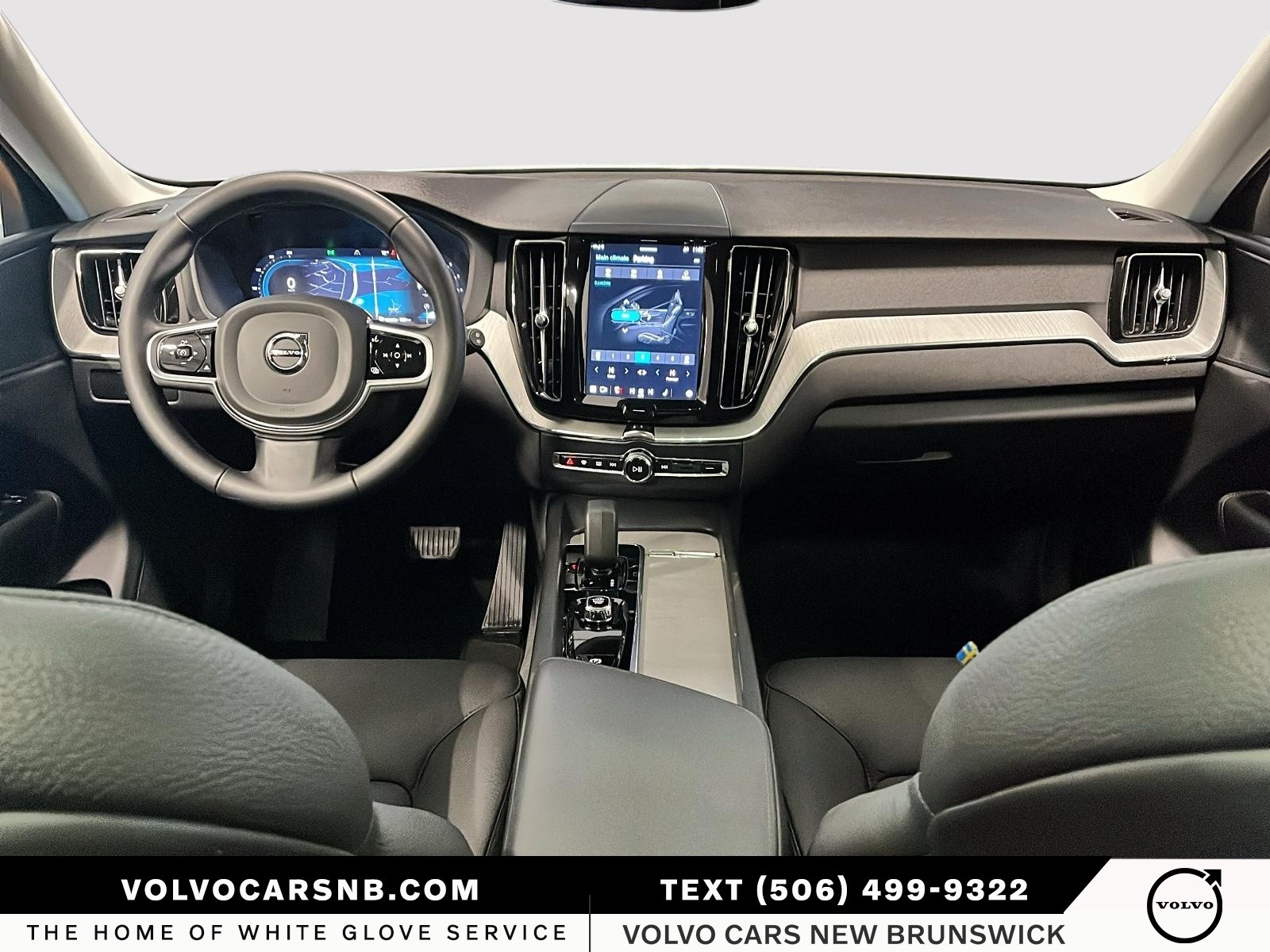 2025 Volvo XC60 B5 Plus Dark Theme