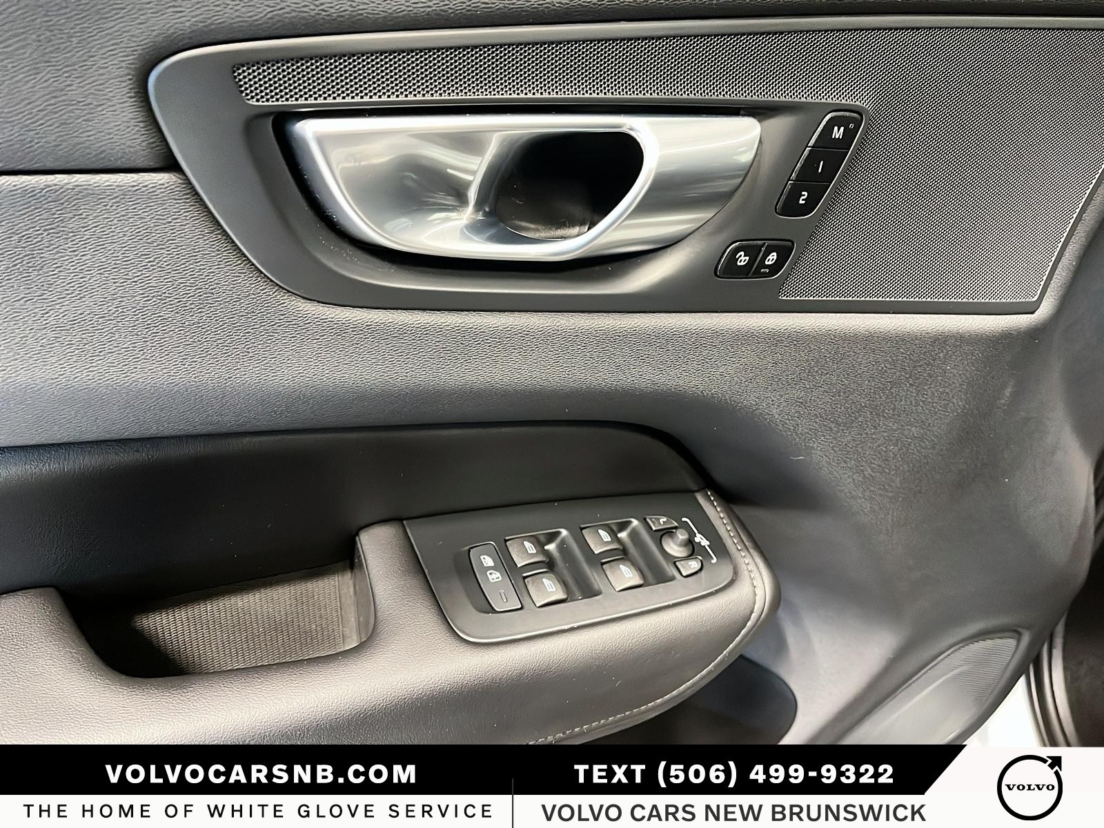 2025 Volvo XC60 B5 Plus Dark Theme