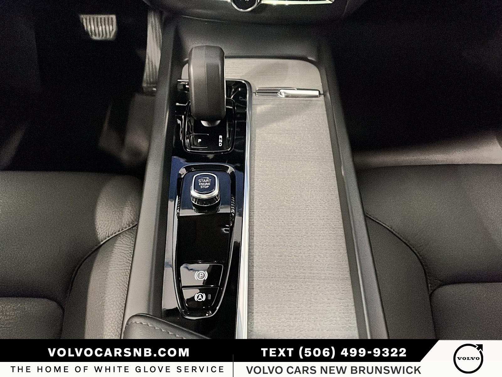 2025 Volvo XC60 B5 Plus Dark Theme