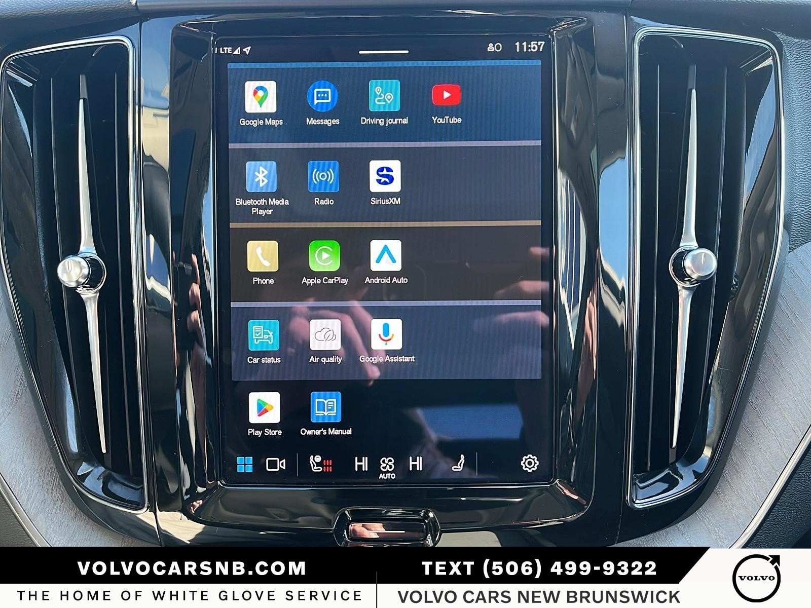 2025 Volvo XC60 B5 Plus Dark Theme