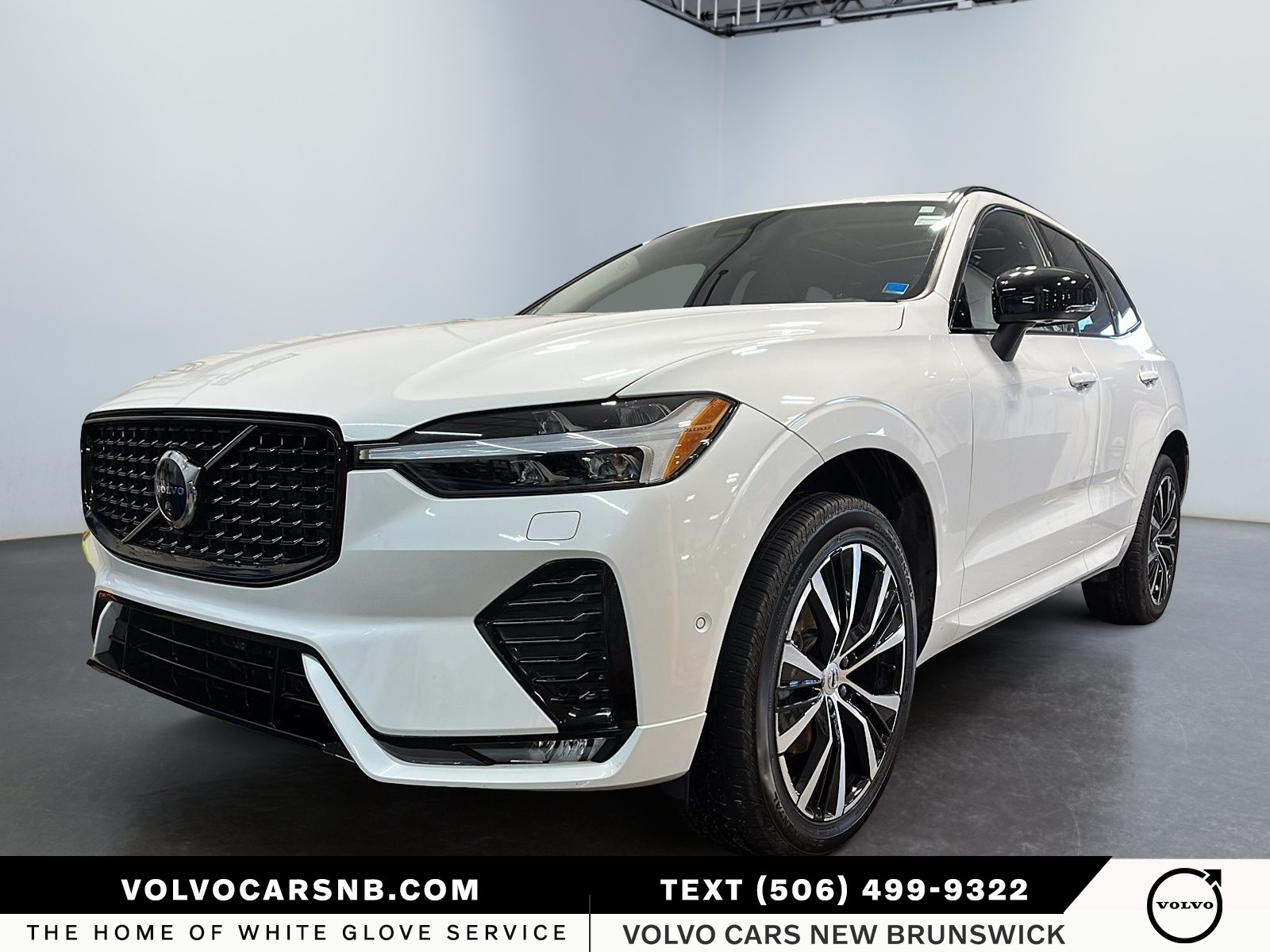 2025 Volvo XC60  B5 Plus Dark Theme