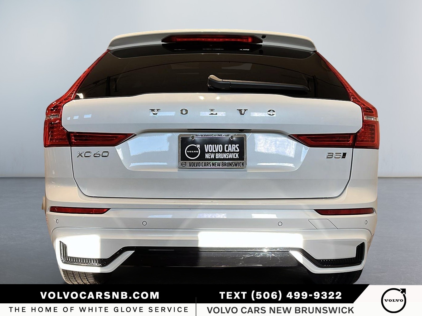 2025 Volvo XC60 B5 Plus Dark Theme