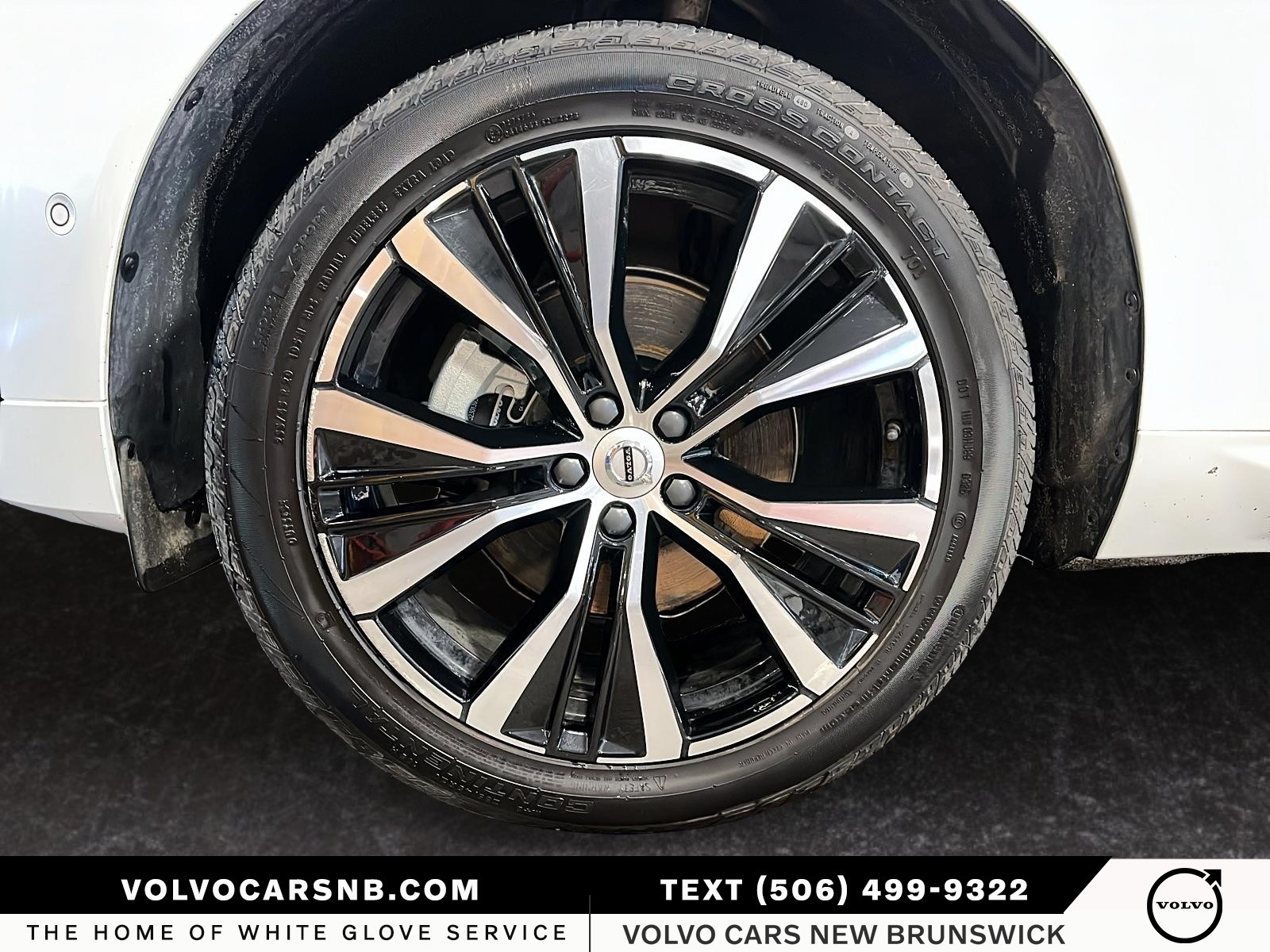 2025 Volvo XC60 B5 Plus Dark Theme