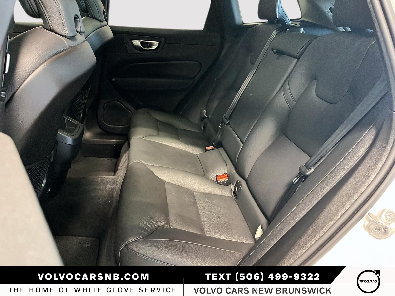 2025 Volvo XC60 B5 Plus Dark Theme