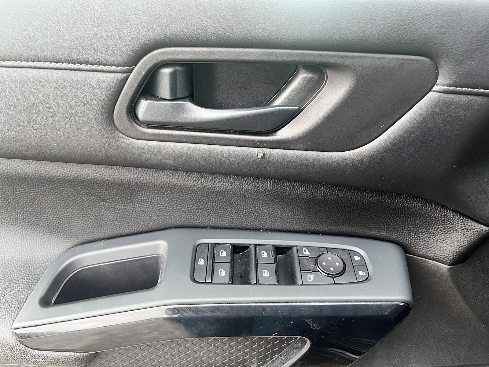 2023 Nissan Pathfinder S