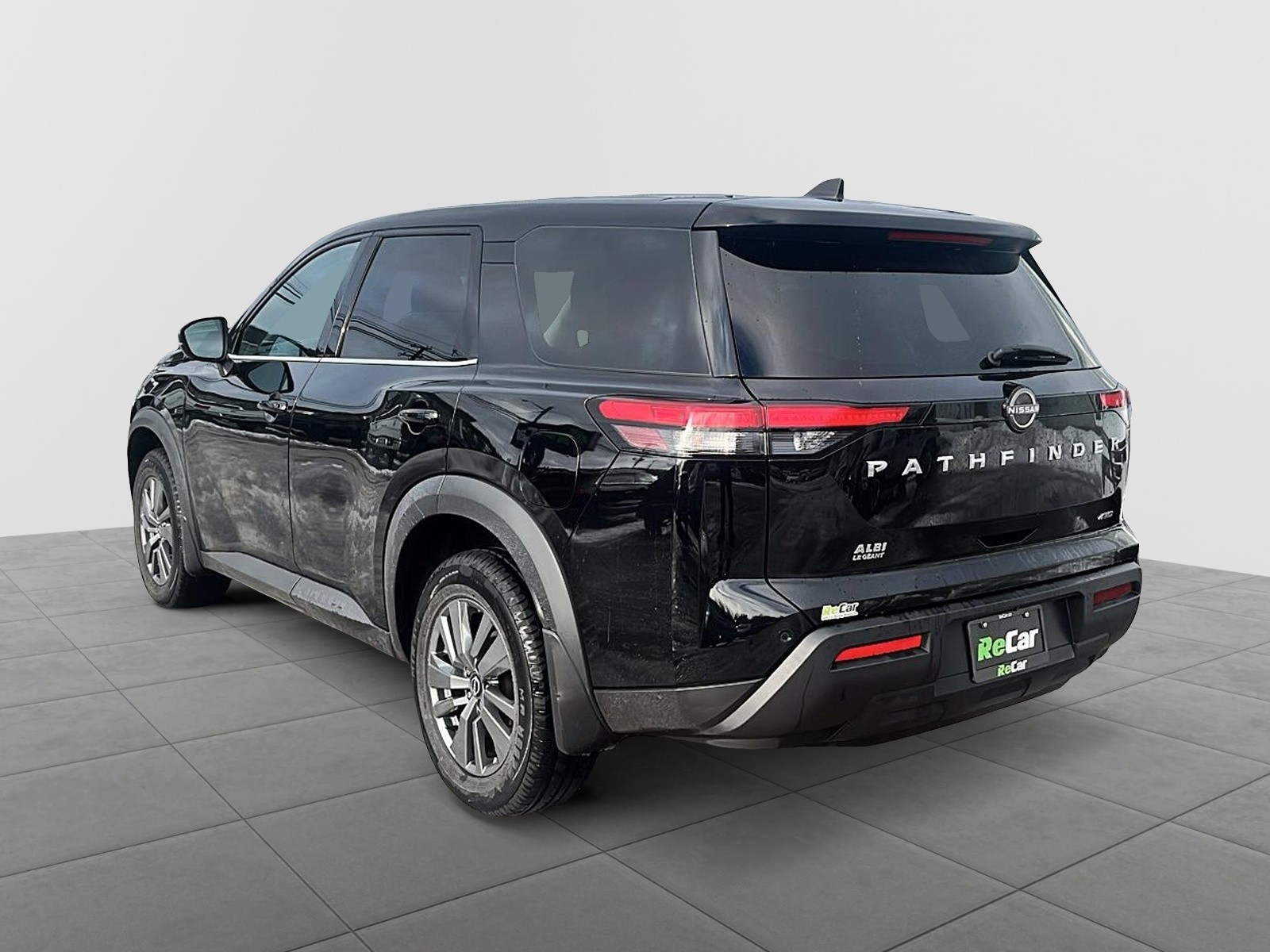 2023 Nissan Pathfinder S