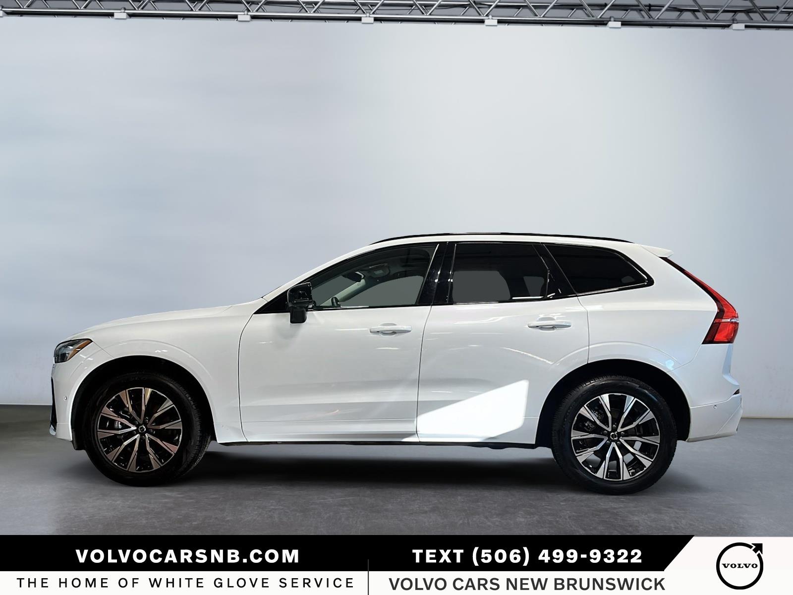 2025 Volvo XC60 B5 Plus Dark Theme