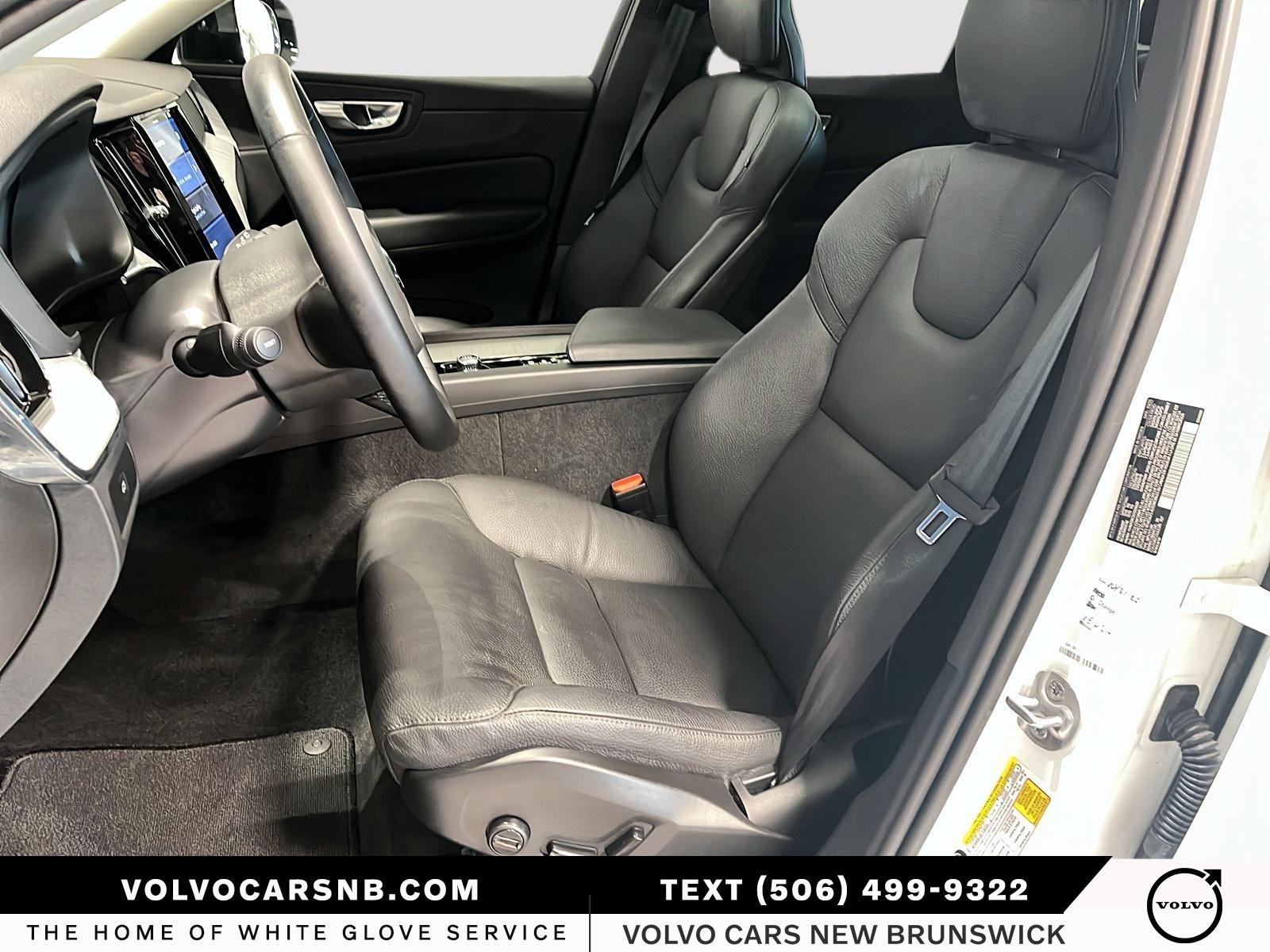 2025 Volvo XC60 B5 Plus Dark Theme