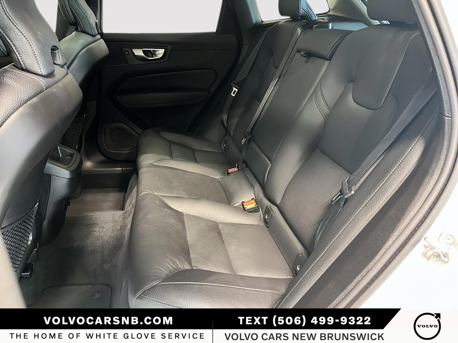 2025 Volvo XC60 B5 Plus Dark Theme