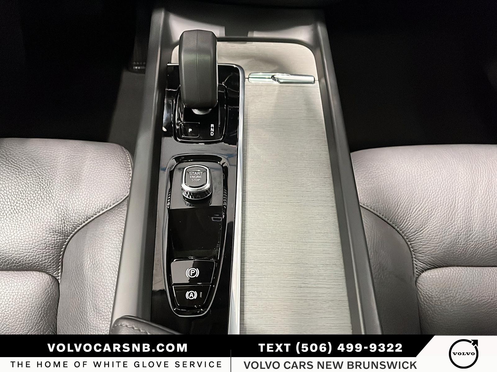 2025 Volvo XC60 B5 Plus Dark Theme