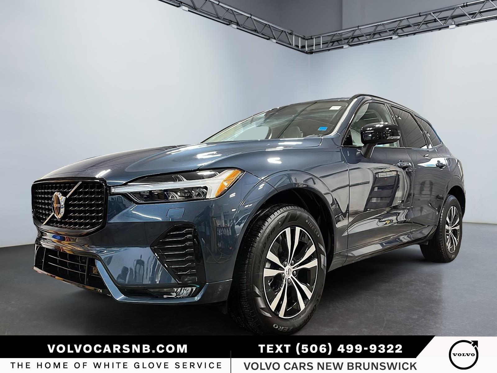 2025 Volvo XC60  B5 Core Dark Theme