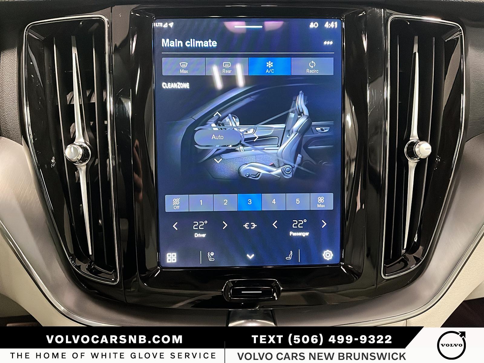 2025 Volvo XC60 B5 Core Dark Theme