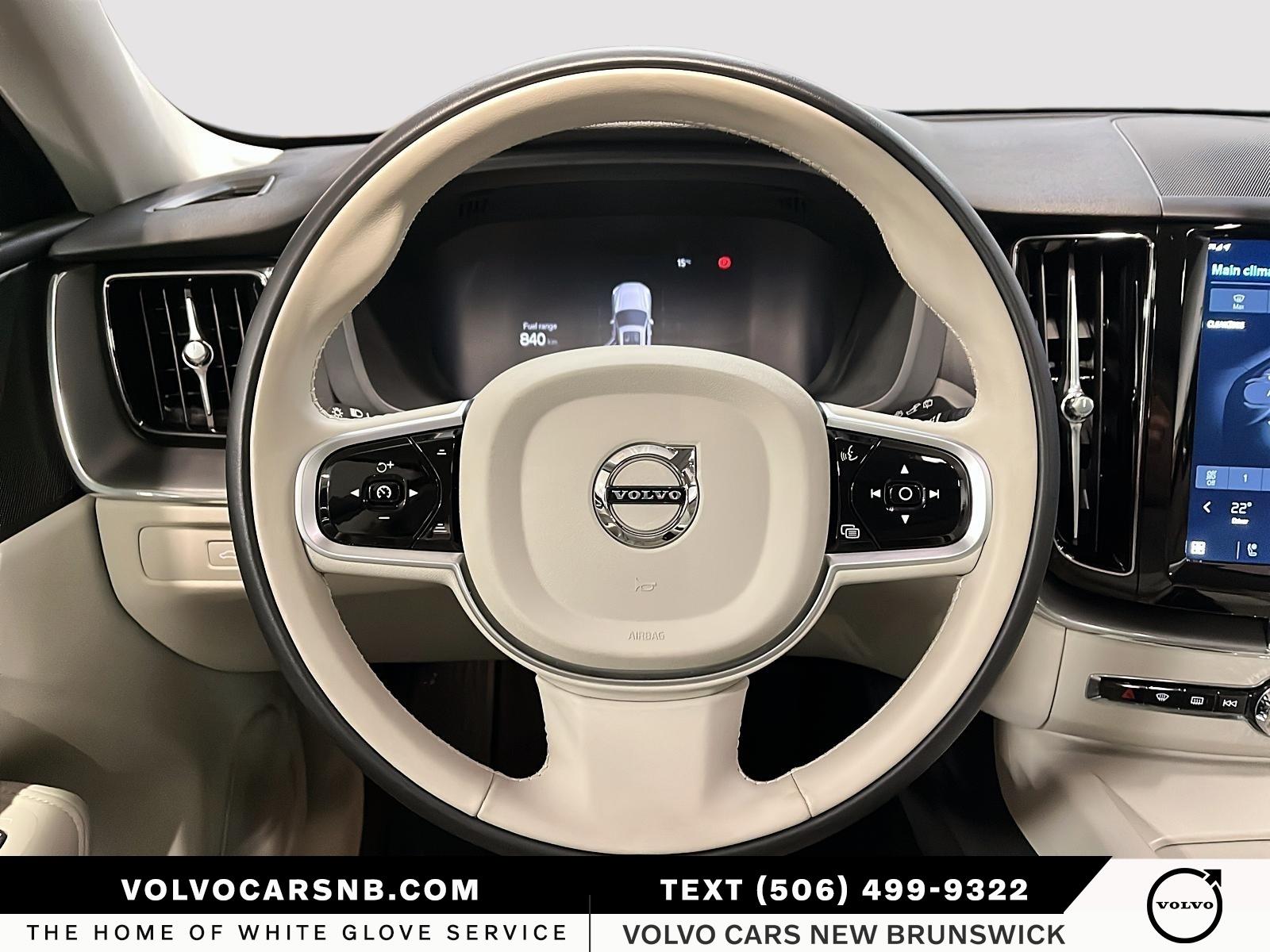 2025 Volvo XC60 B5 Core Dark Theme