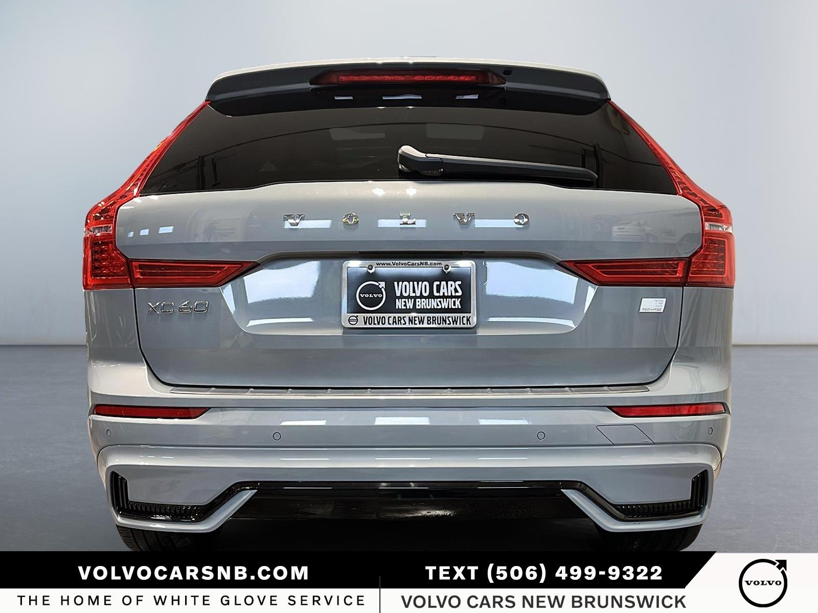 2024 Volvo XC60 Recharge Plug-In Hybrid T8 Ultimate Dark Theme