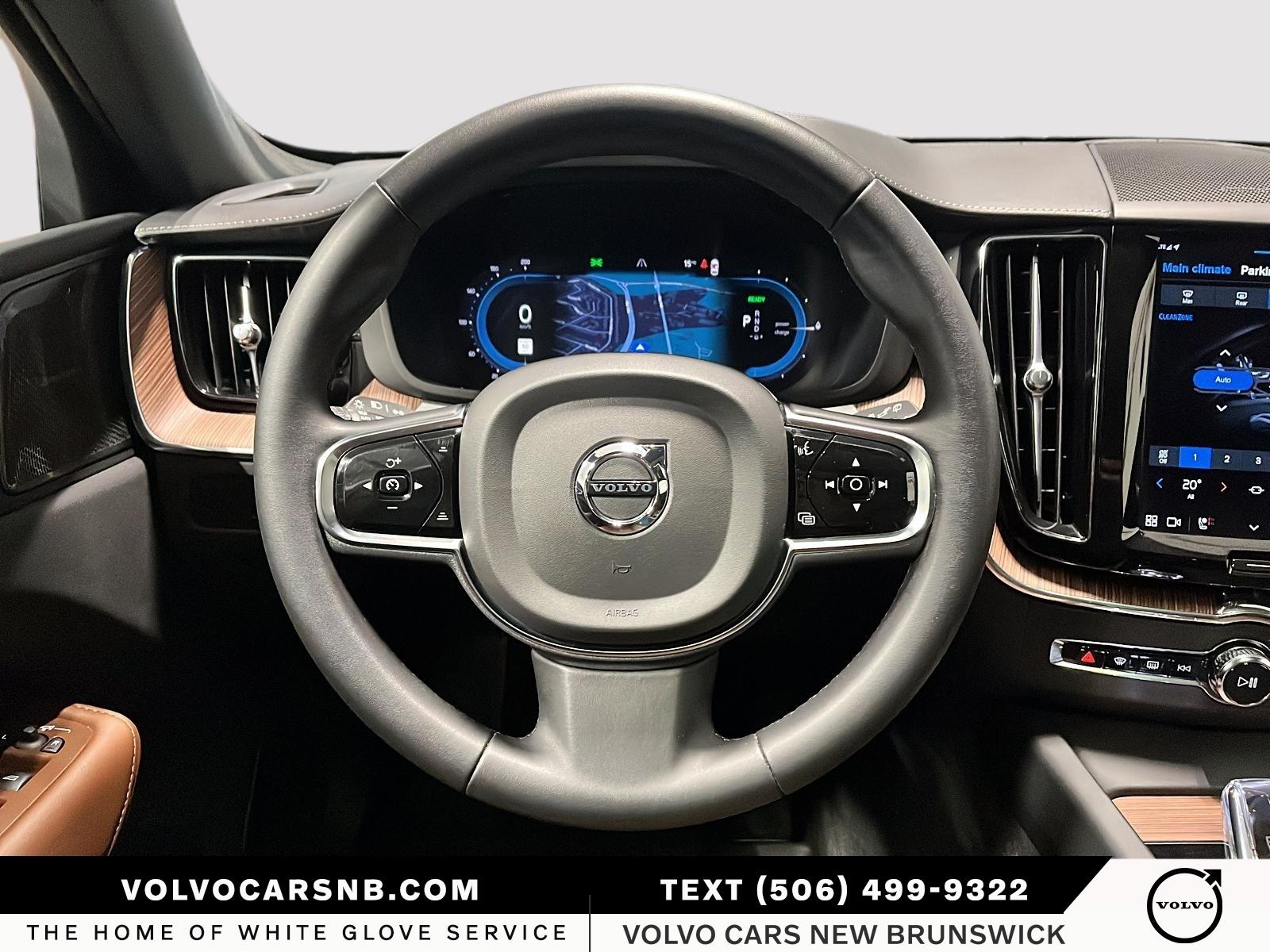 2024 Volvo XC60 Recharge Plug-In Hybrid T8 Ultimate Dark Theme