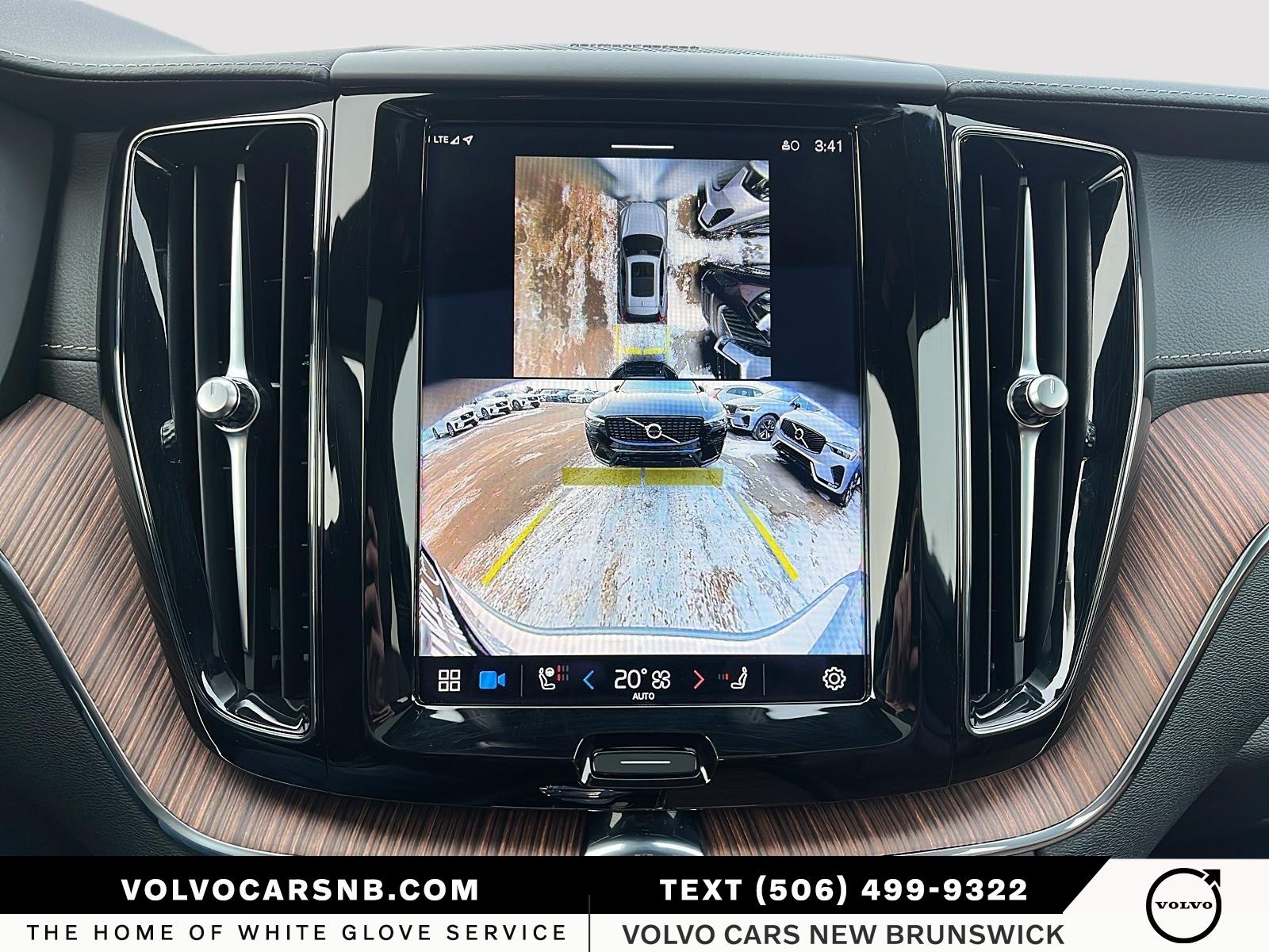 2024 Volvo XC60 Recharge Plug-In Hybrid T8 Ultimate Dark Theme