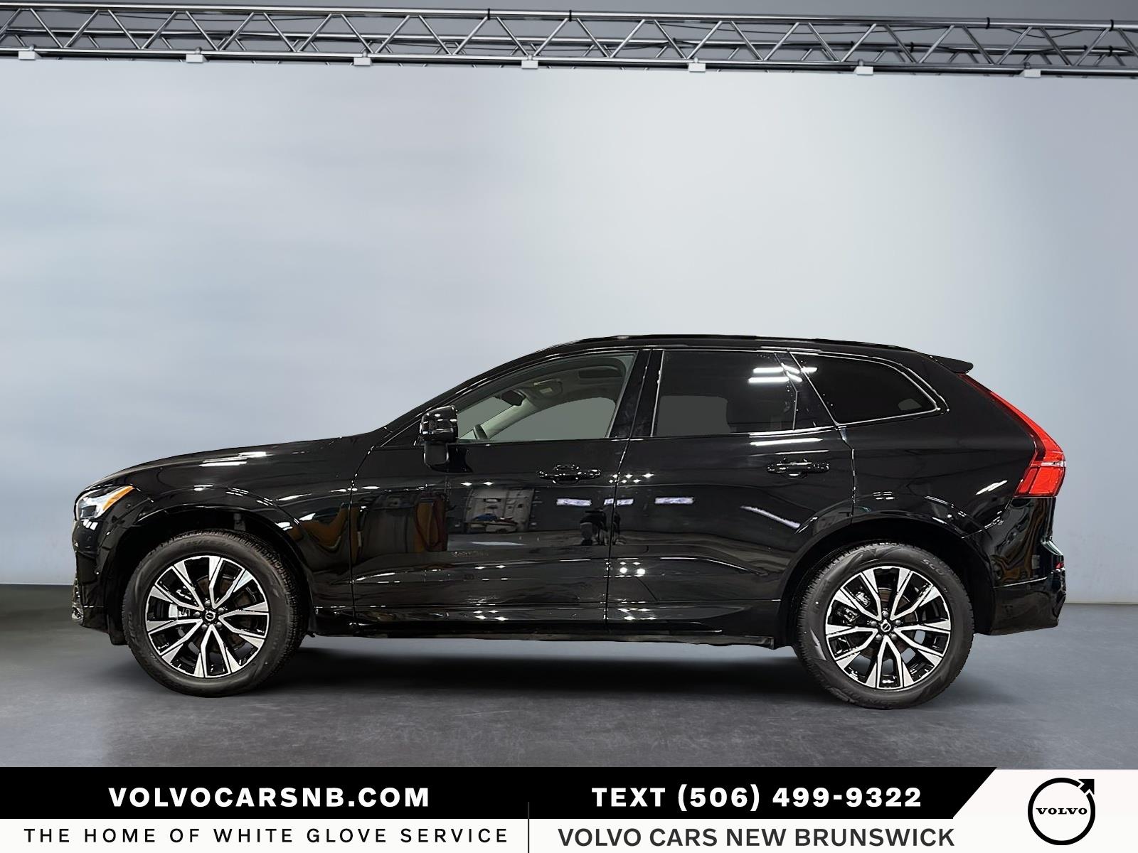 2025 Volvo XC60 B5 Plus Dark Theme