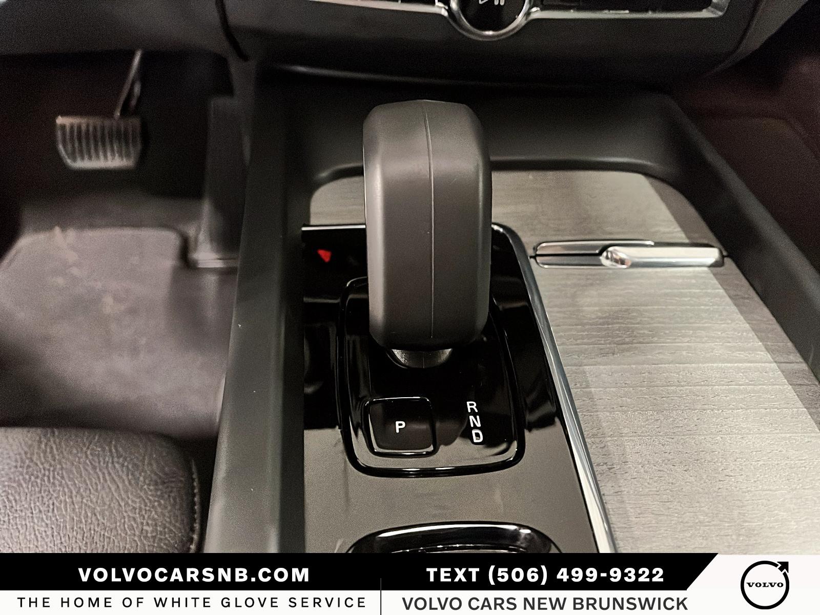 2025 Volvo XC60 B5 Plus Dark Theme