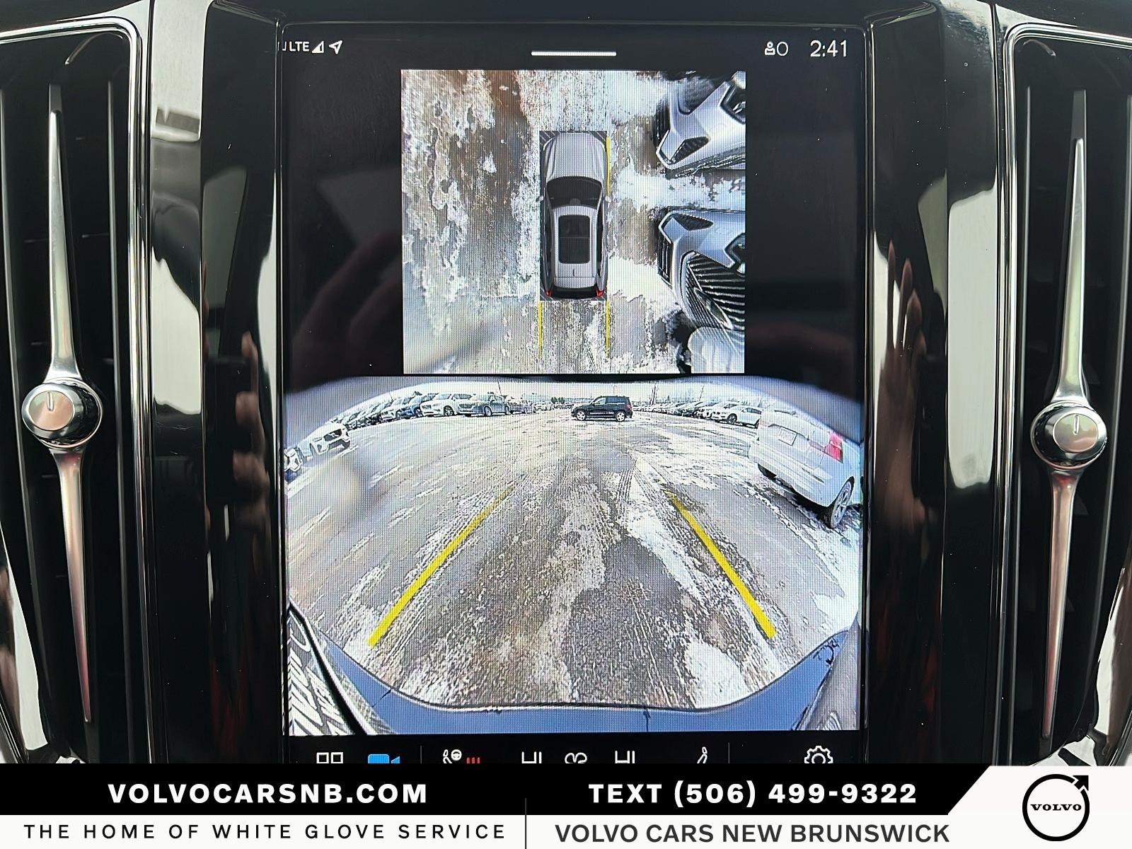 2025 Volvo XC60 B5 Plus Dark Theme