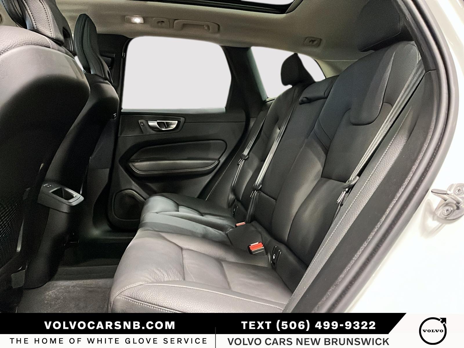 2025 Volvo XC60 B5 Plus Dark Theme